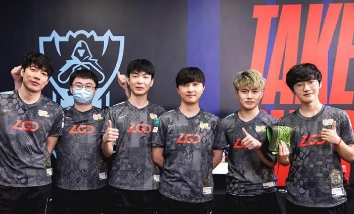 更是欧足联 更是欧足联