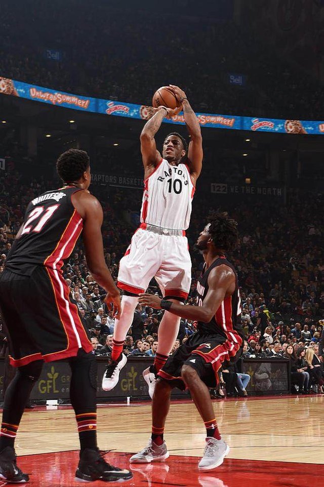 哈登激动落泪，快船欲重磅交易，杜兰特怒斥“作弊”